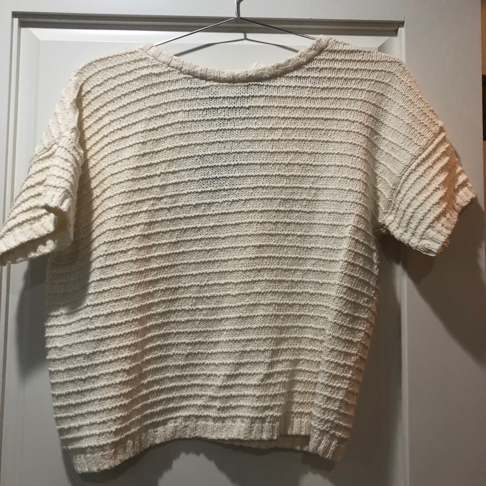 Short sleeve white sweater